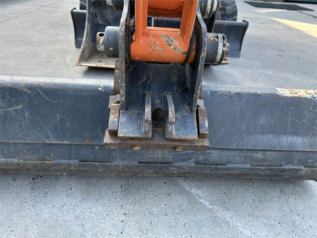Mini pelle Hitachi ZX26U-6 (9989): photos 13
