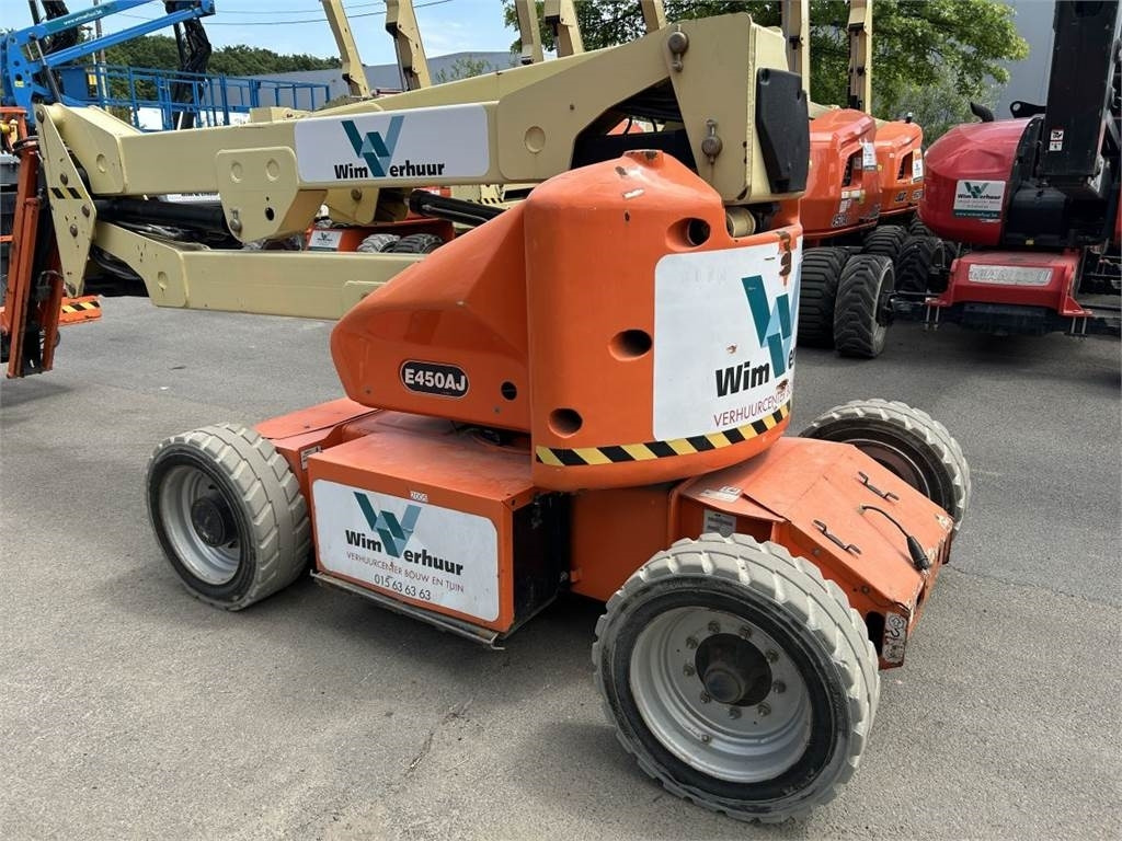 JLG E450AJ (2005) - Nacelle articulée: photos 2 JLG E450AJ (2005) - Nacelle articulée: photos 2