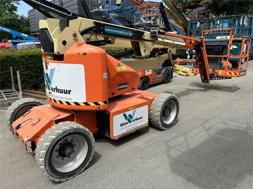 JLG E450AJ (2005) - Nacelle articulée: photos 4 JLG E450AJ (2005) - Nacelle articulée: photos 4