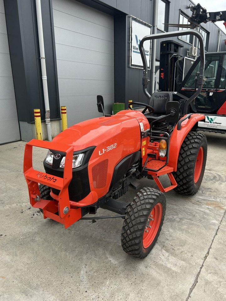 Kubota L1-382 (7325)  - Tracteur communal: photos 5 Kubota L1-382 (7325)  - Tracteur communal: photos 5