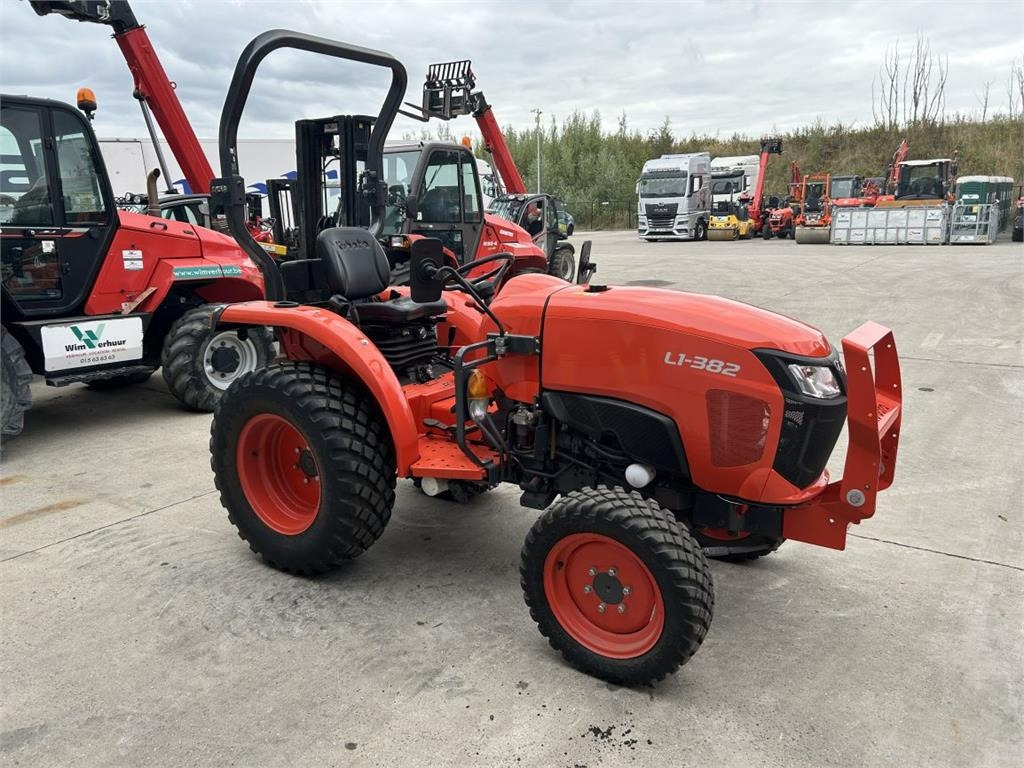 Kubota L1-382 (7325)  - Tracteur communal: photos 2 Kubota L1-382 (7325)  - Tracteur communal: photos 2