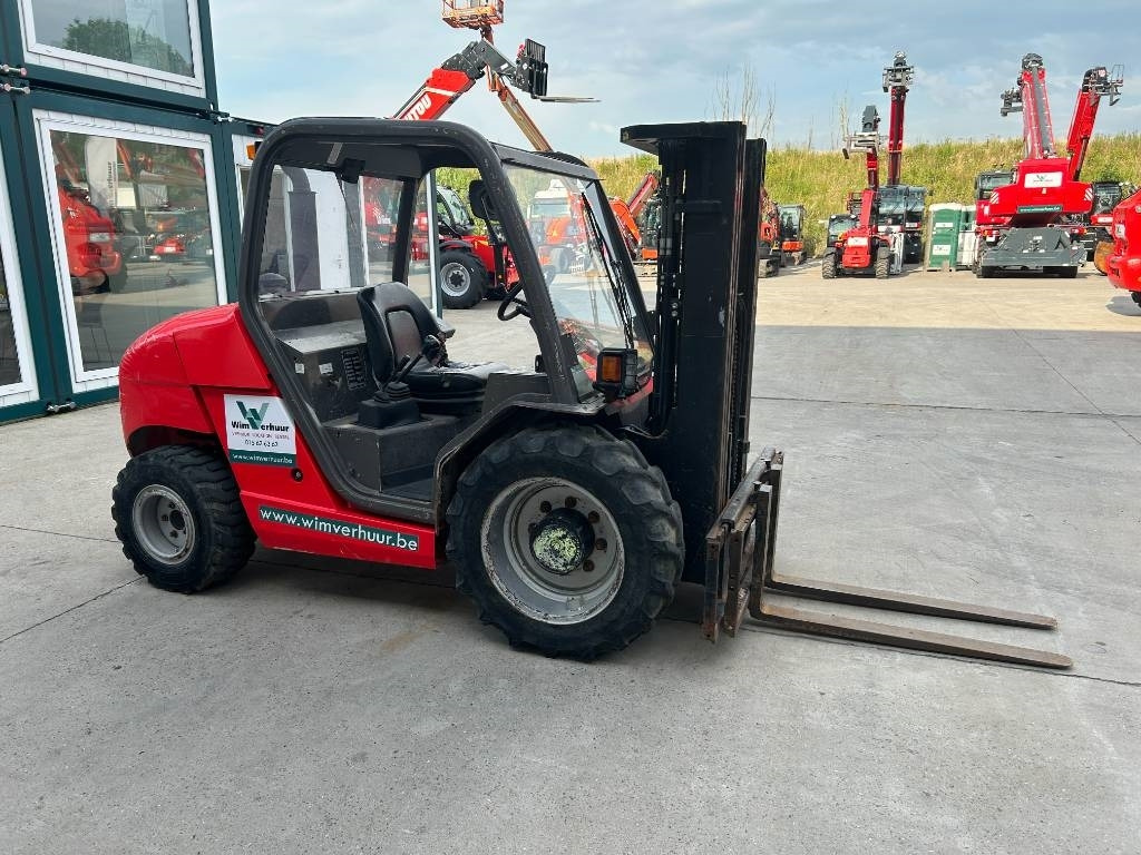 Manitou MH 25.4 - Chariot tout terrain: photos 4 Manitou MH 25.4 - Chariot tout terrain: photos 4